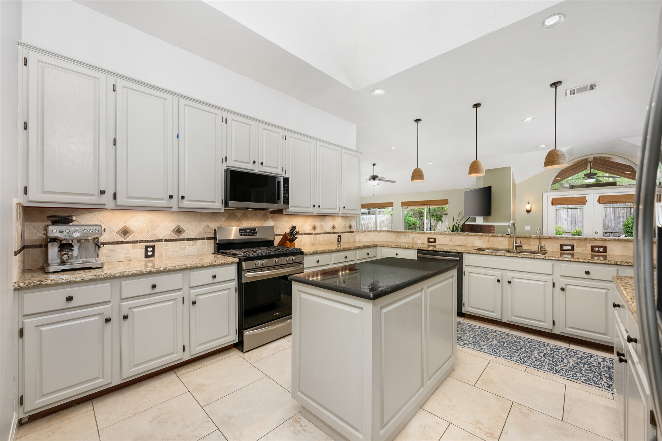 6115 Back Bay Lane Austin, TX 78739 - Photo 3 of 40