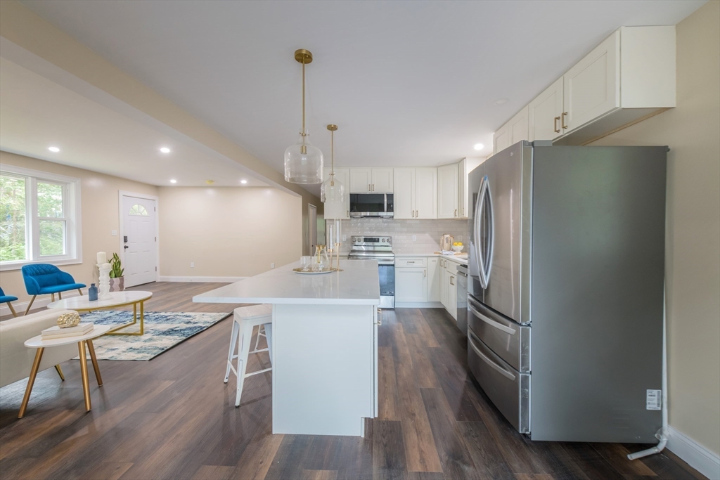 230 Roxy Cahoon Road Plymouth, MA 02360 - Photo 7 of 19 Gallery Image 7