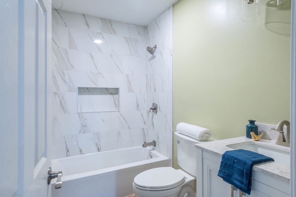 230 Roxy Cahoon Road Plymouth, MA 02360 - Photo 8 of 19 Gallery Image 8