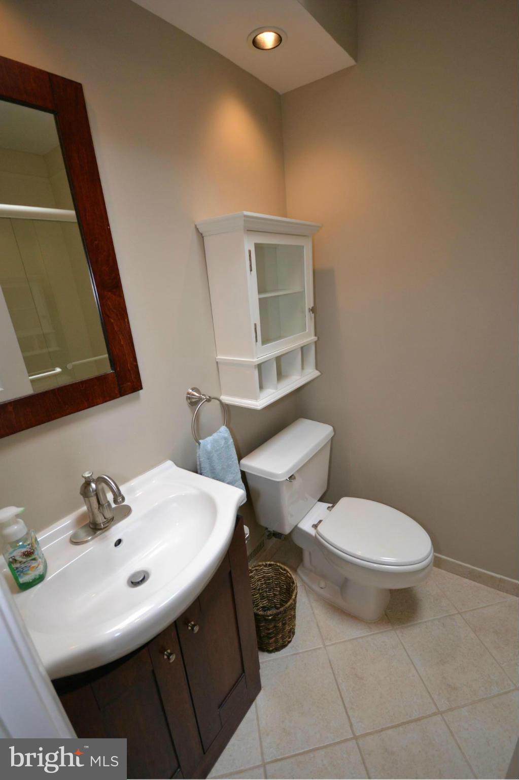 732 West Glebe Road Alexandria, VA 22305 - Photo 20 of 28 Bath (Master)
