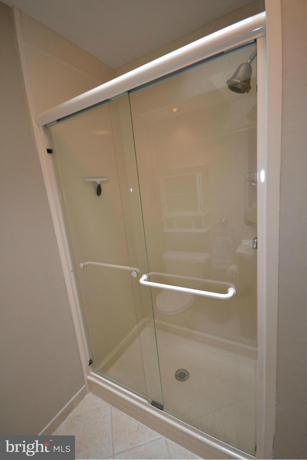732 West Glebe Road Alexandria, VA 22305 - Photo 22 of 28 Bath (Master)