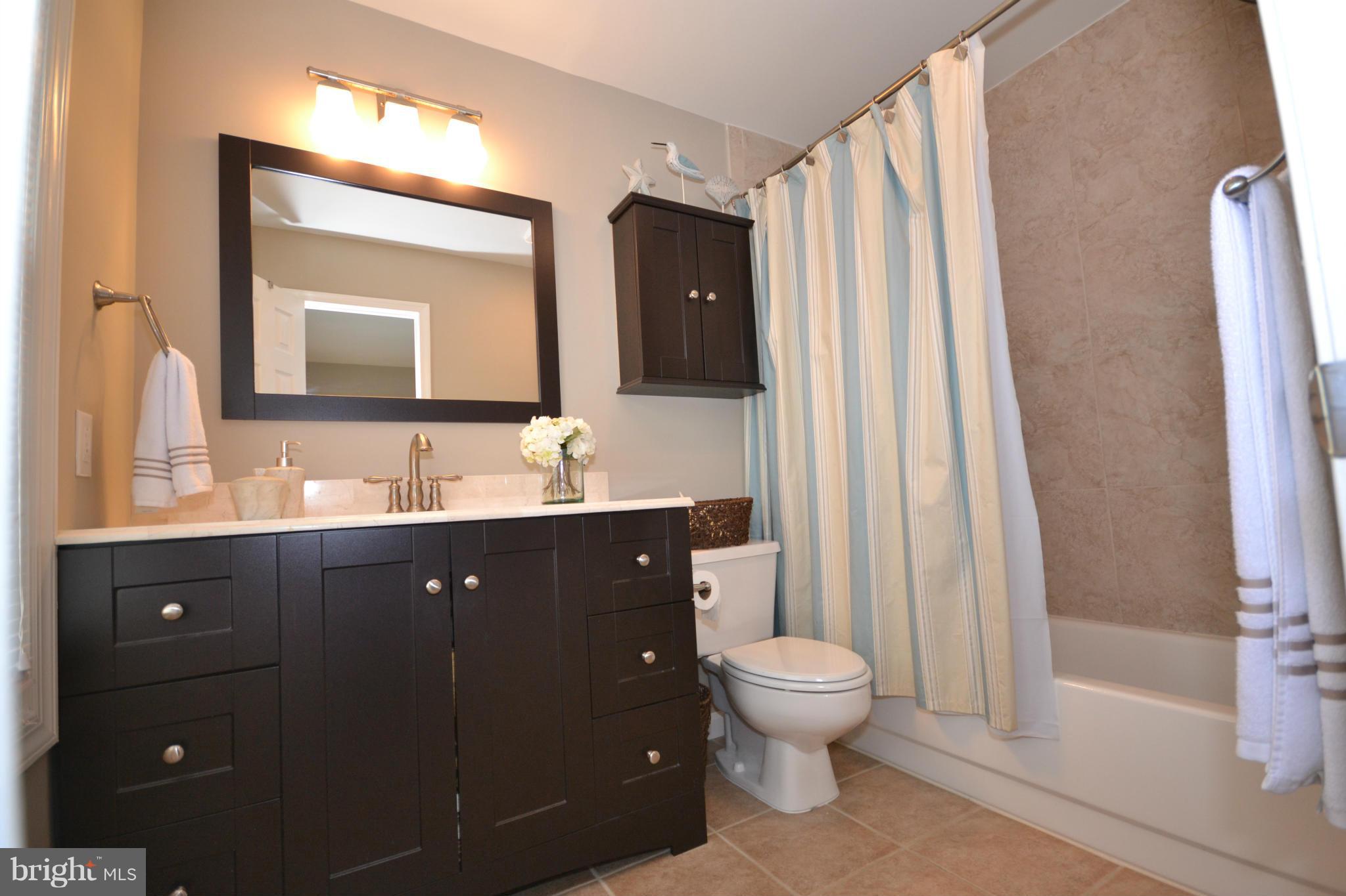 732 West Glebe Road Alexandria, VA 22305 - Photo 27 of 28 Bath