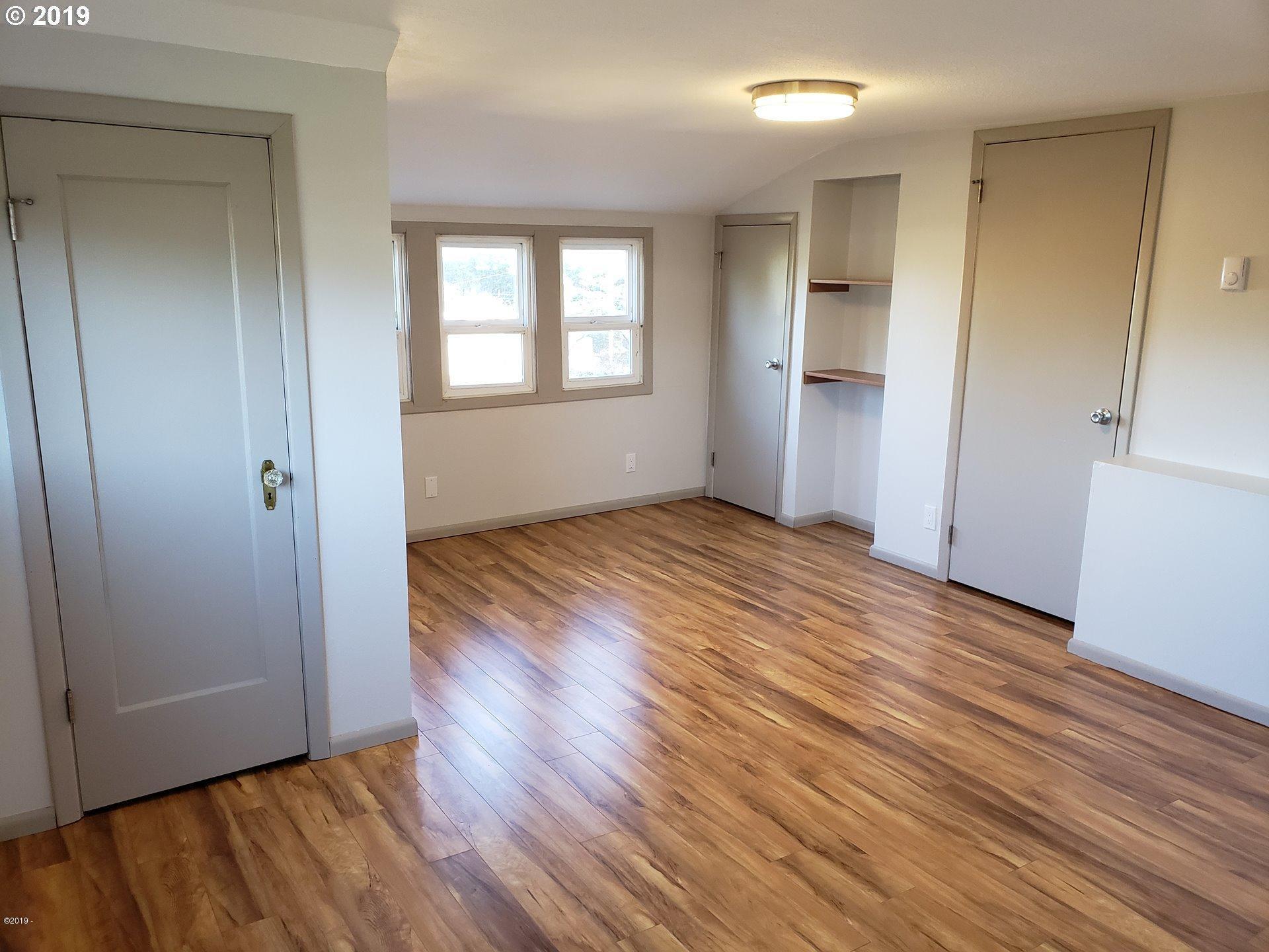545 Southwest Fleet Avenue Lincoln City, OR 97367 - Photo 18 of 31 19440387-18