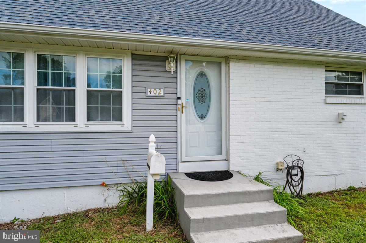 402 Elderfield Road Newark, DE 19713 - Photo 3 of 27 Gallery Image 3