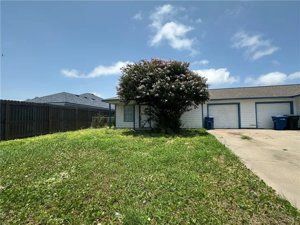 $1,400 | 314 Easy Street, Unit B, Corpus Christi, TX 78418