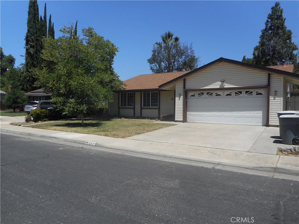 447 Gail Court Merced, CA 95348 - Photo 3 of 10