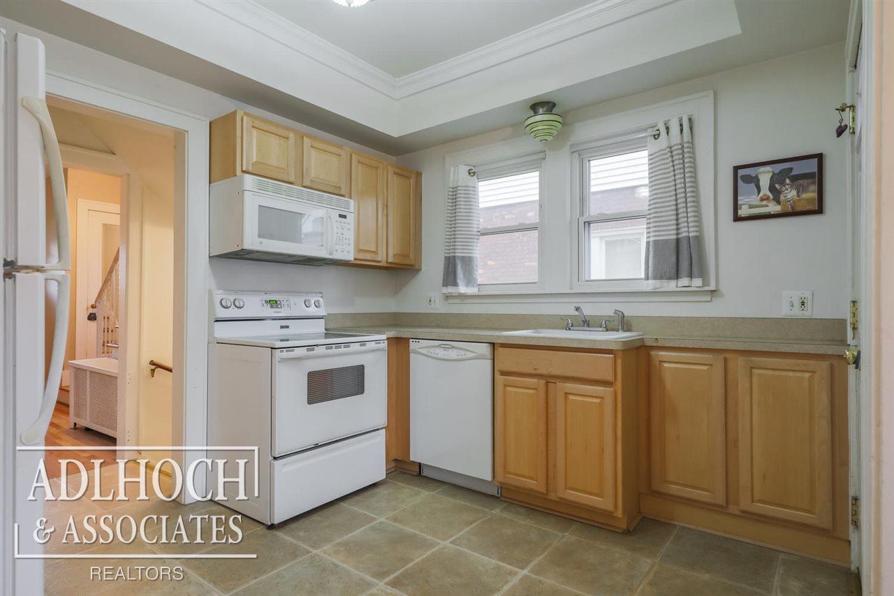 1375 Nottingham Road Grosse Pointe Park, MI 48230 - Photo 9 of 17