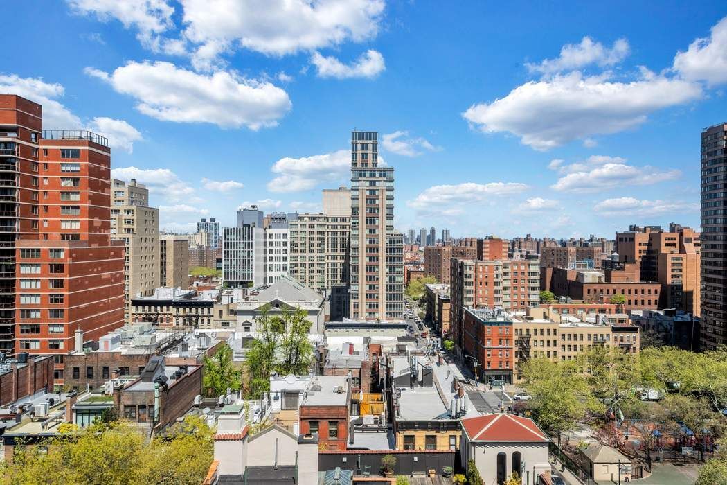 139 East 94th Street, Unit 11CD Manhattan, NY 10128 - Photo 24 of 28