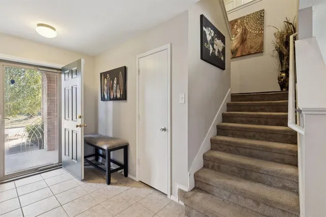 a view of entryway and workspace