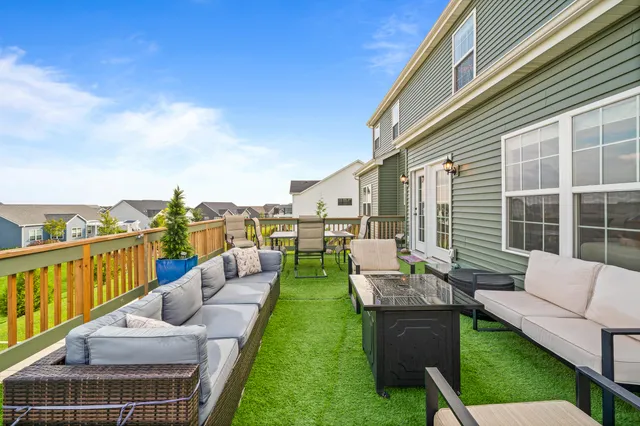 $1,180,000 | 565 North Boulder Ridge Drive, Lake Geneva, WI 53147