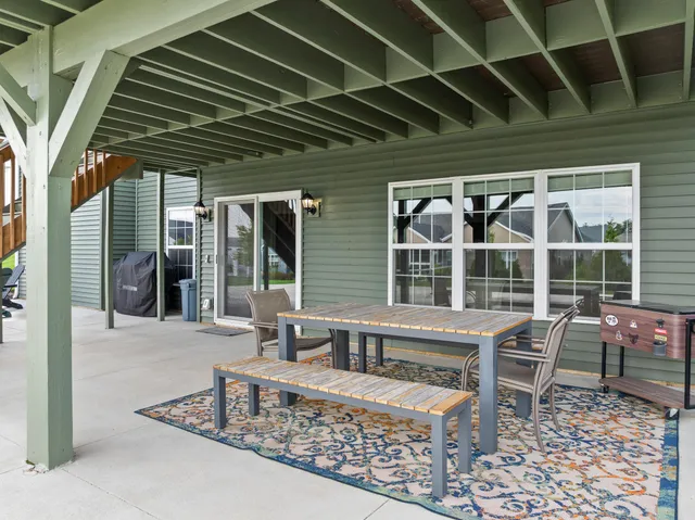 $1,180,000 | 565 North Boulder Ridge Drive, Lake Geneva, WI 53147