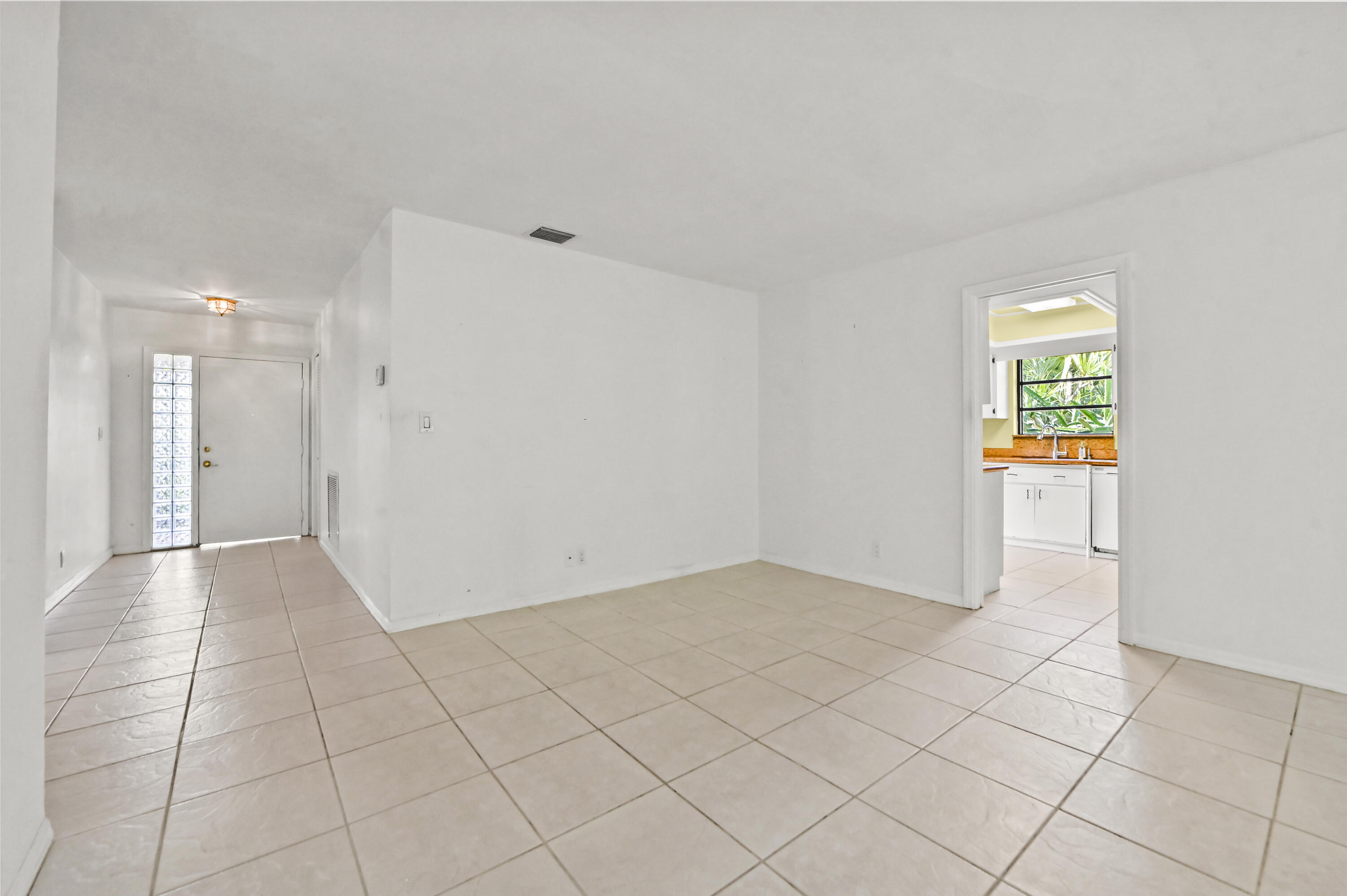 329 Knob Hill Boulevard Boca Raton, FL 33431 - Photo 10 of 35 Living Room