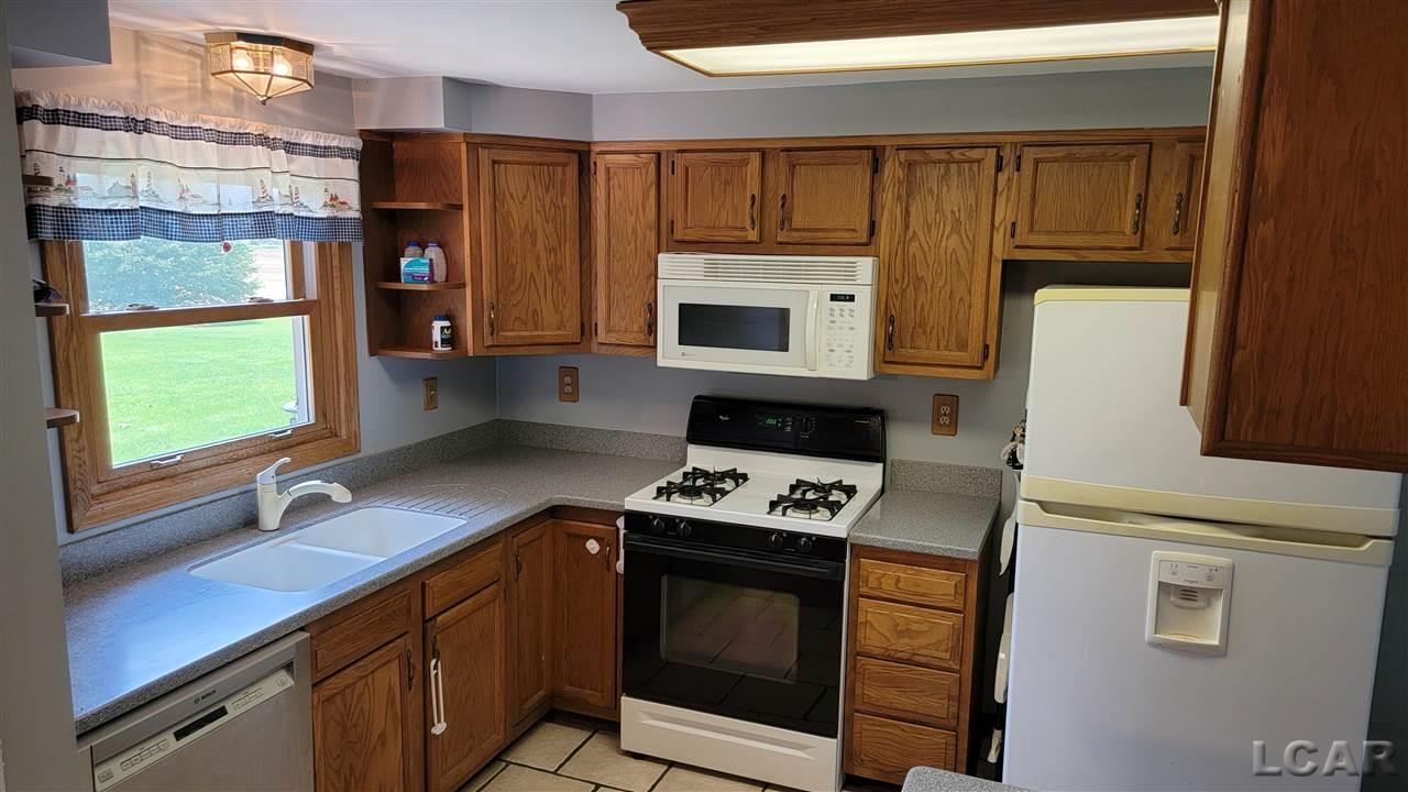8640 US Turnpike Road Newport, MI 48166 - Photo 13 of 36 50049910-12.JPG