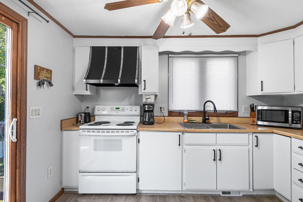 160 High Street, Unit 160 Lawrence, MA 01841 - Photo 3 of 27