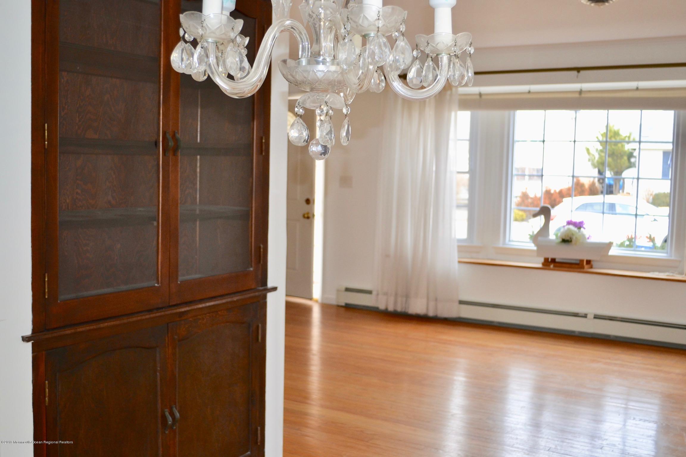 1708 Riviera Court Point Pleasant, NJ 08742 - Photo 4 of 16 Natural light