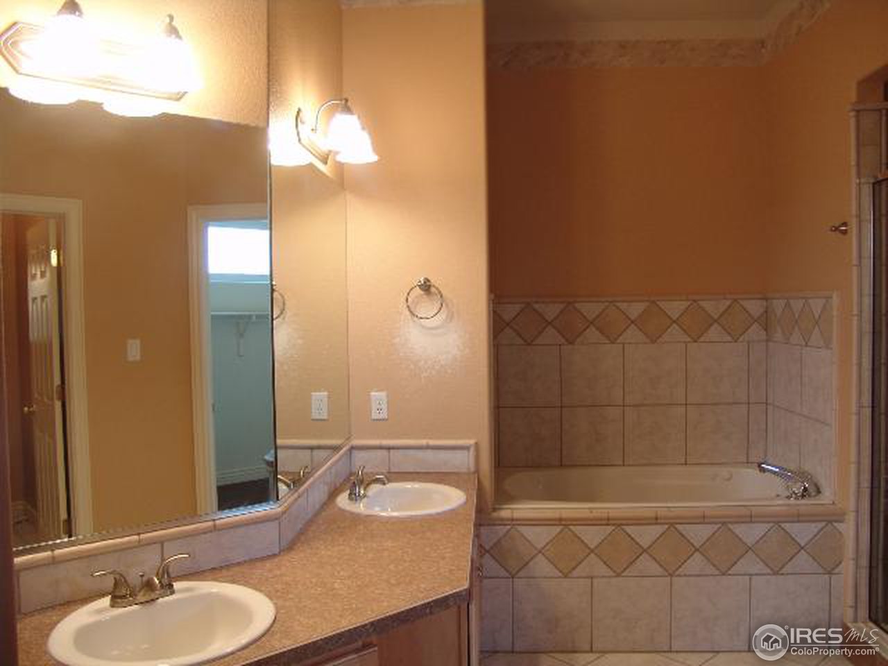 7806 West 19th St Road Greeley, CO 80634 - Photo 12 of 16 Master Bath