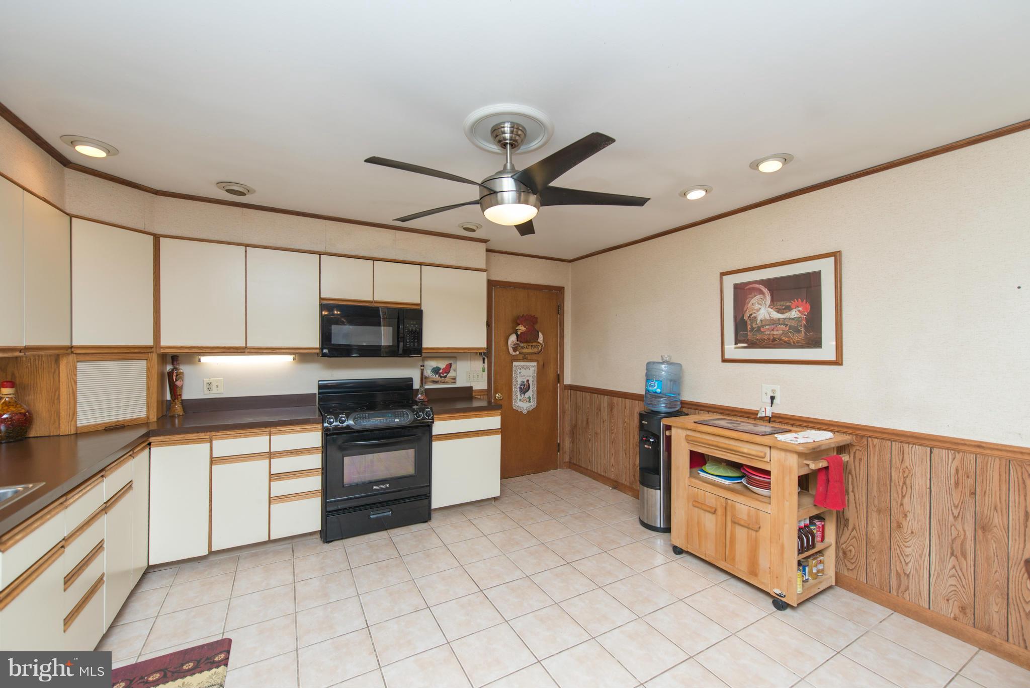 1110 Carrs Wharf Road Edgewater, MD 21037 - Photo 5 of 28 Kitchen