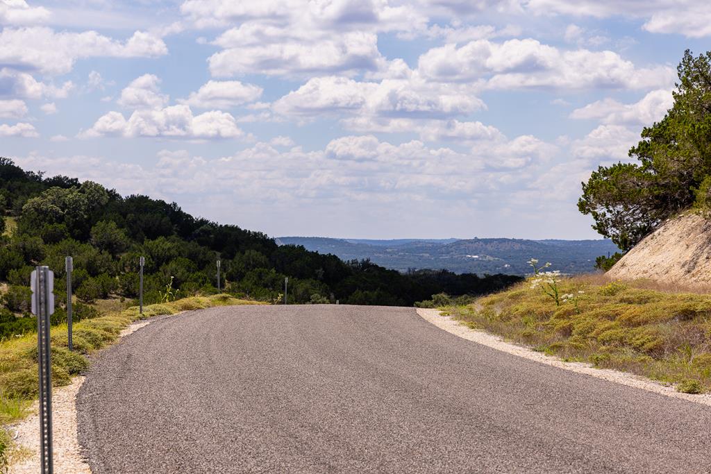 398 Dark Sky Path Kerrville, TX 78028 - Photo 3 of 37