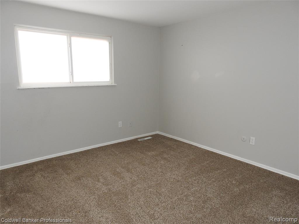 5919 Western Road Flint, MI 48506 - Photo 17 of 26