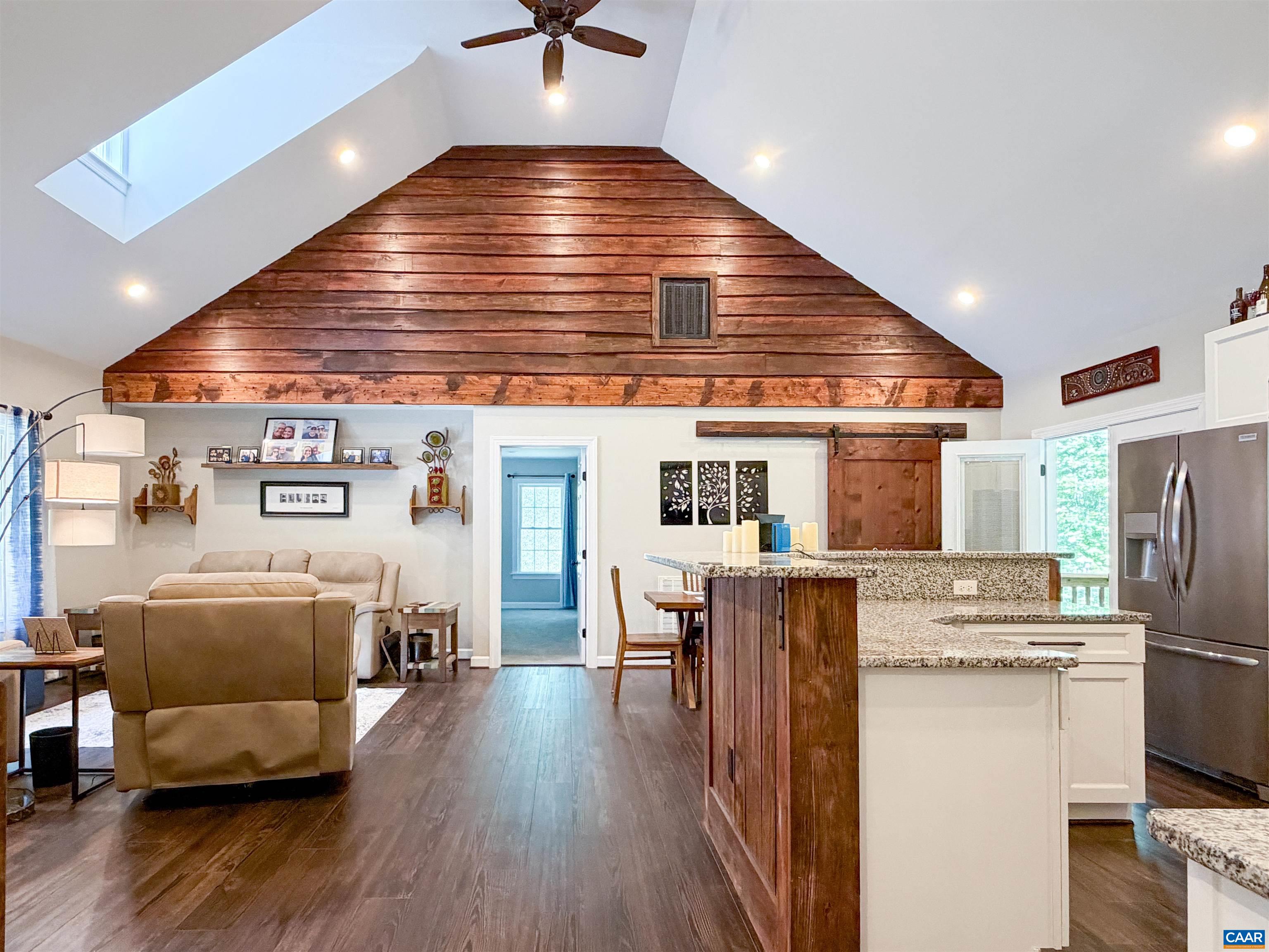 1387 Spreading Oak Road Arvonia, VA 23004 - Photo 4 of 43