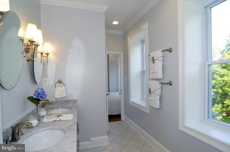 815 K Street Northeast Washington, DC 20002 - Photo 21 of 28 Bath (Master)