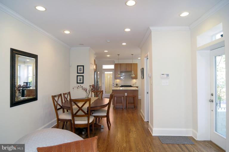 815 K Street Northeast Washington, DC 20002 - Photo 9 of 28 Living Room