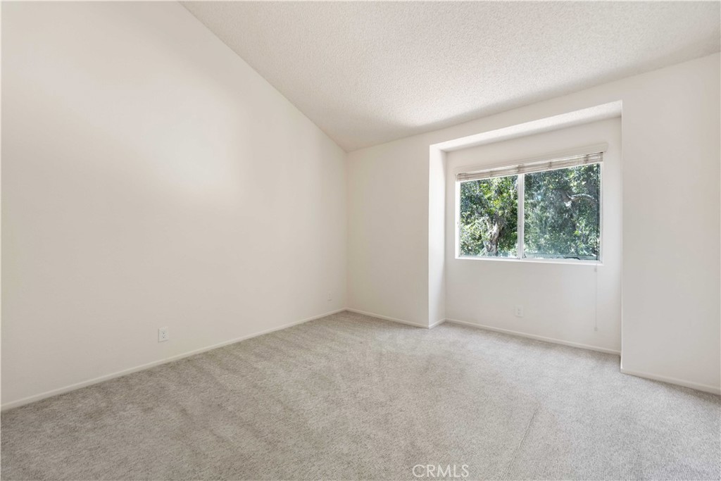 2762 Erringer Road, Unit 15 Simi Valley, CA 93065 - Photo 22 of 32 Gallery Image 22