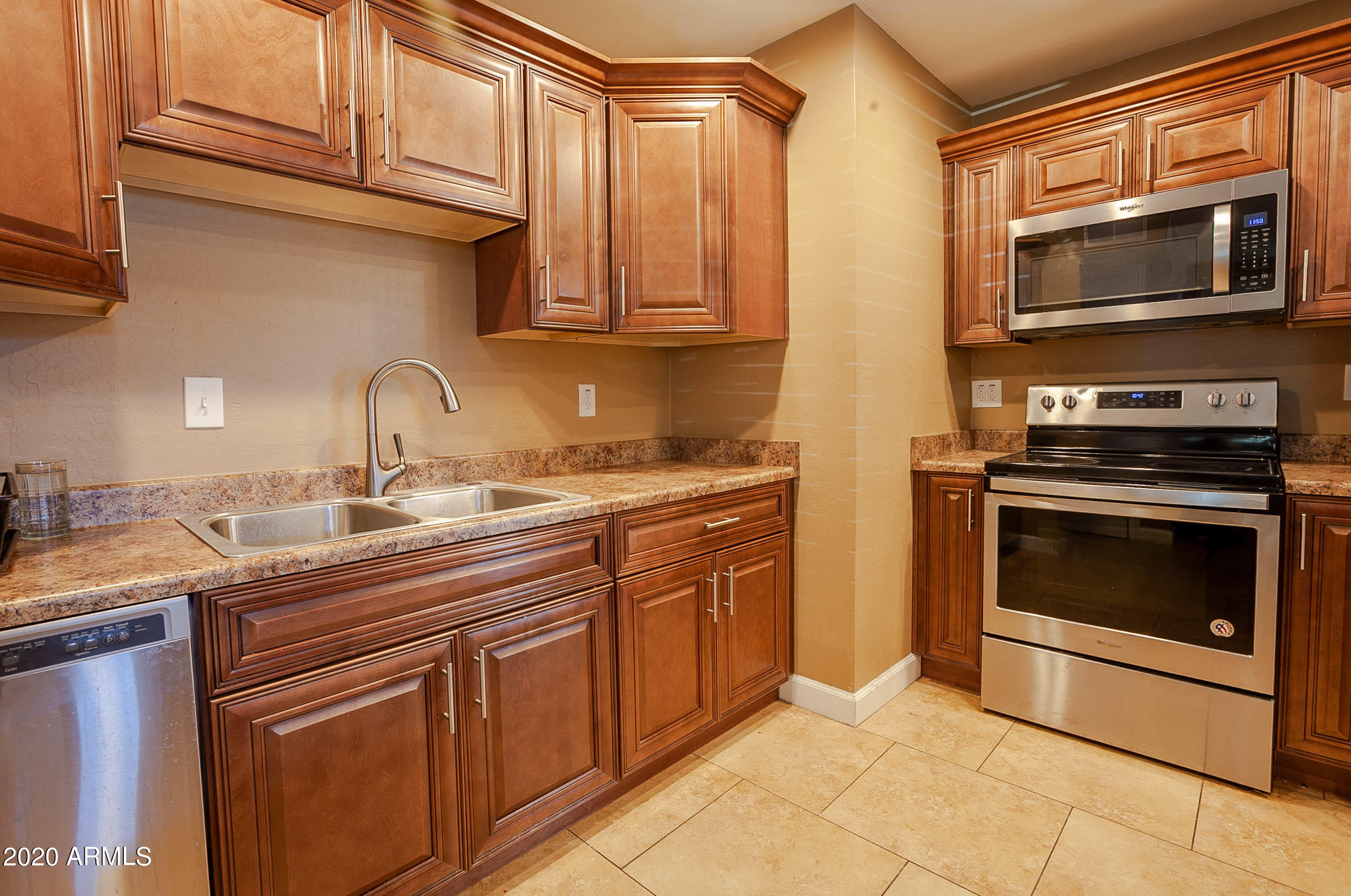 6512 West Cheery Lynn Road Phoenix, AZ 85033 - Photo 7 of 15 cheery lynn gregorio-13