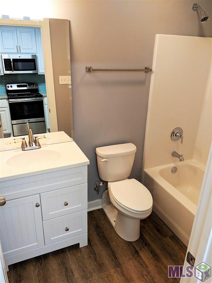 2360 Tulip Street Baton Rouge, LA 70806 - Photo 34 of 38 Apartment Bath