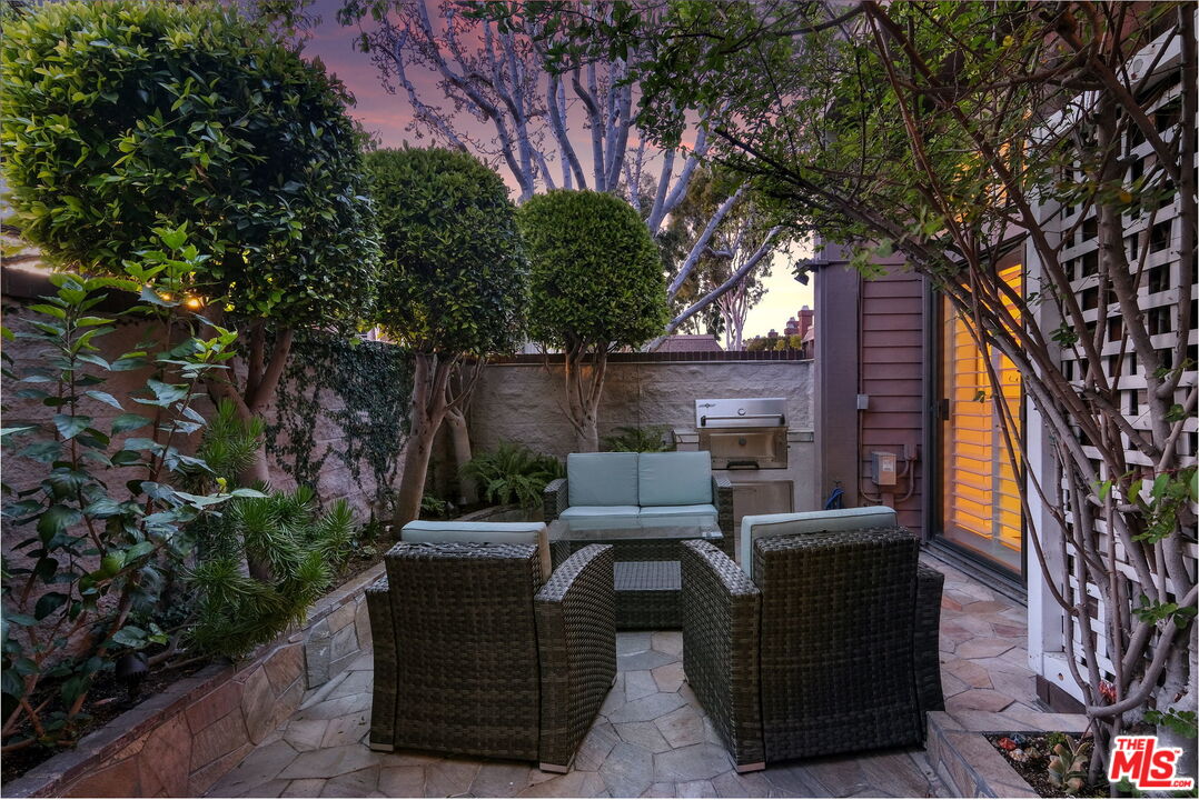 4549 Alla Road, Unit 1 Marina del Rey, CA 90292 - Photo 3 of 43