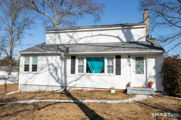 $416,900 | 10 Beach Park Road, Clinton, CT 06413