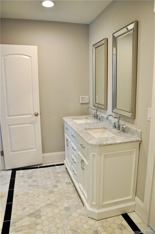 1439 Crystal Road, Unit 7 Charlotte, NC 28205 - Photo 16 of 24 Gallery Image 16