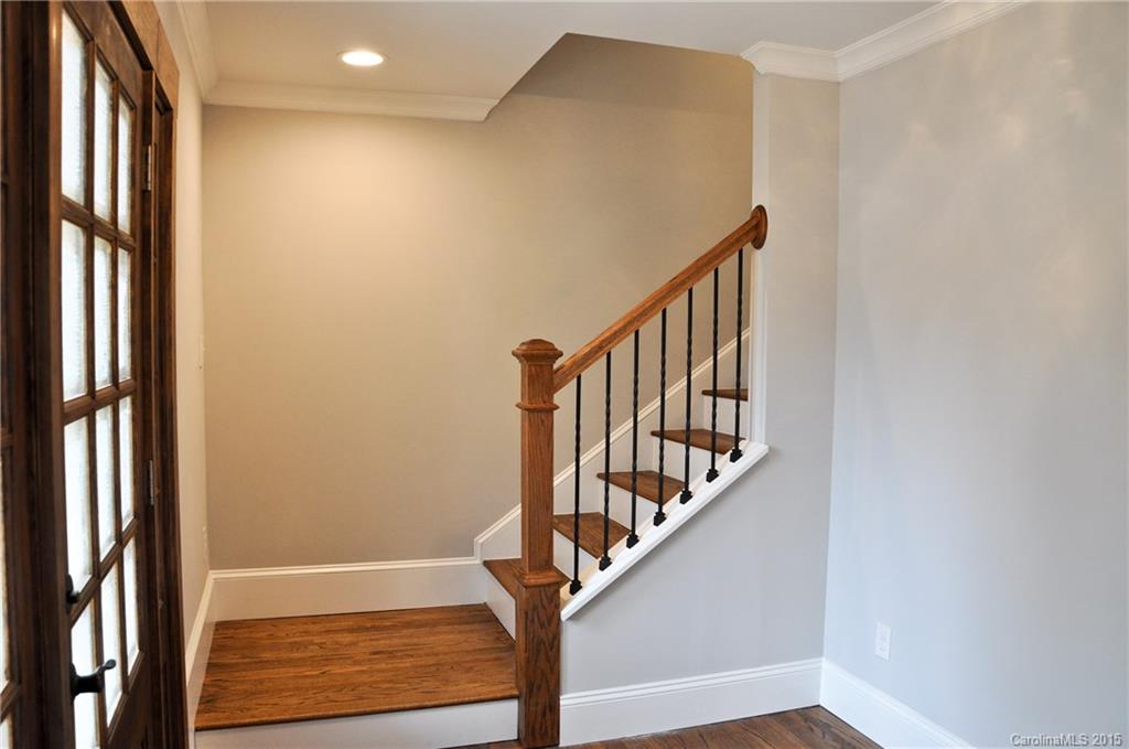 1439 Crystal Road, Unit 7 Charlotte, NC 28205 - Photo 3 of 24 Gallery Image 3
