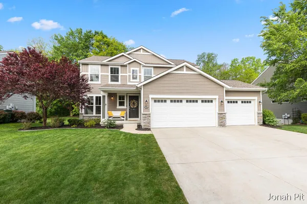$534,900 | 8479 Twin Lakes Drive, Jenison, MI 49428
