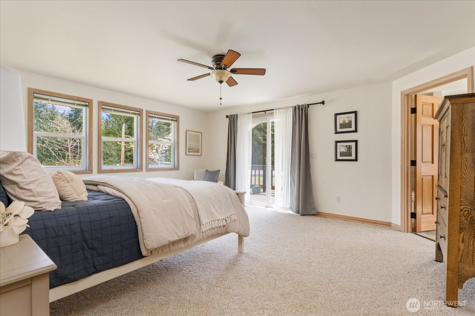 5295 Bounty Loop Freeland, WA 98249 - Photo 13 of 38