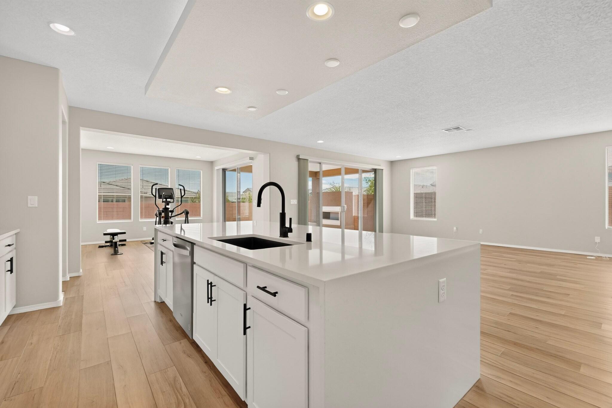 2343 Sandra Loop Northeast Rio Rancho, NM 87144 - Photo 12 of 58 Gallery Image 12