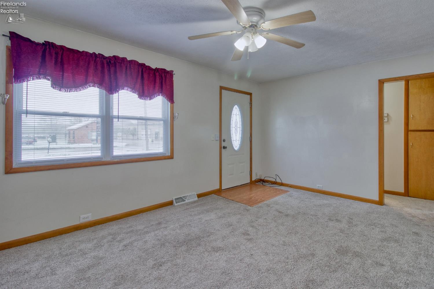 316 East Strub Road Sandusky, OH 44870 - Photo 4 of 19 Gallery Image 4