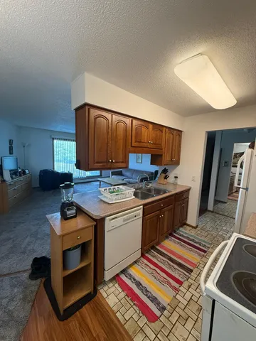 $144,000 | 8935 Old Cedar Avenue South, Unit 211, Bloomington, MN 55425
