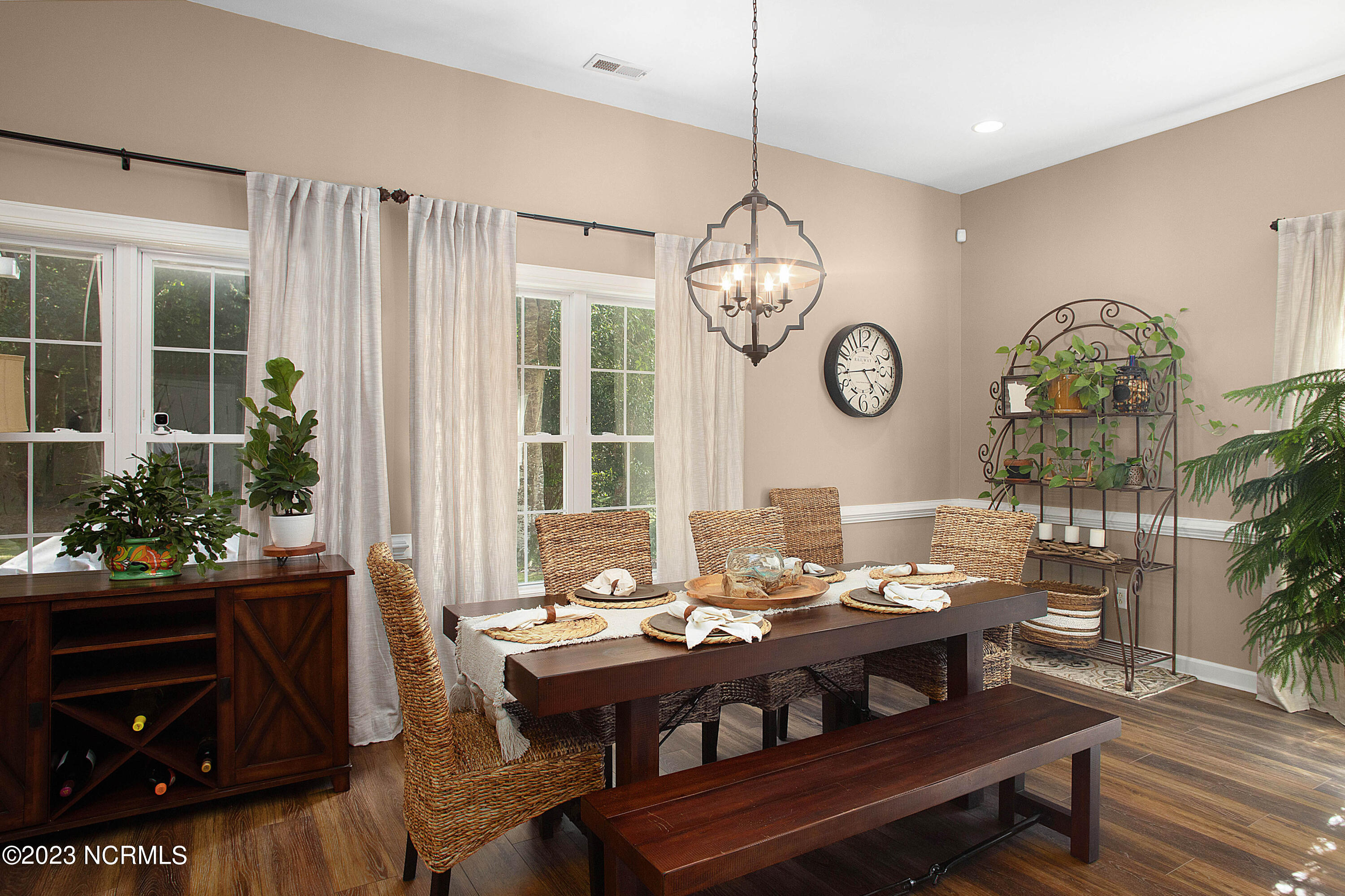 605 Taberna Circle New Bern, NC 28562 - Photo 11 of 43 Dining Room