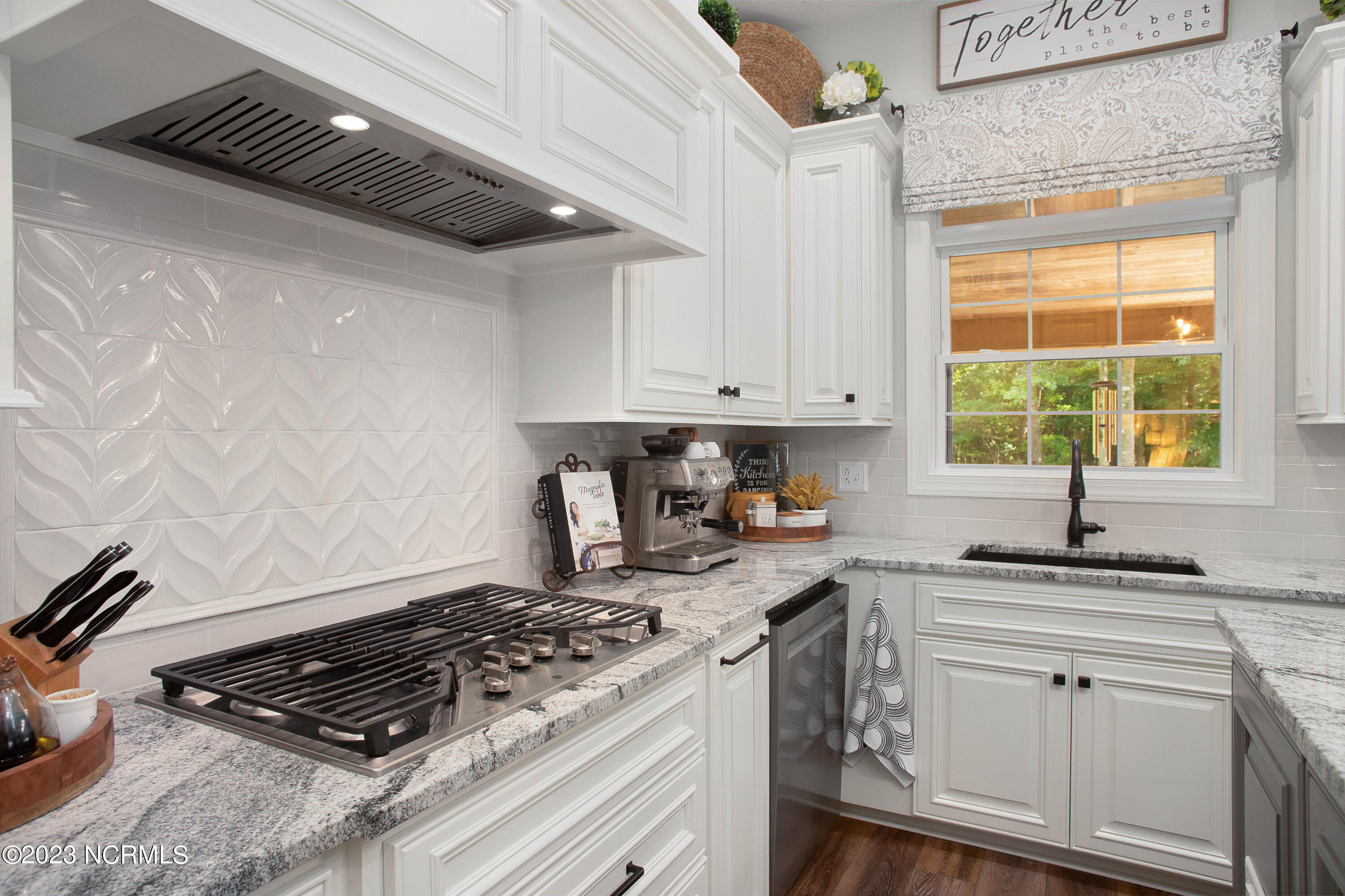 605 Taberna Circle New Bern, NC 28562 - Photo 13 of 43 Kitchen