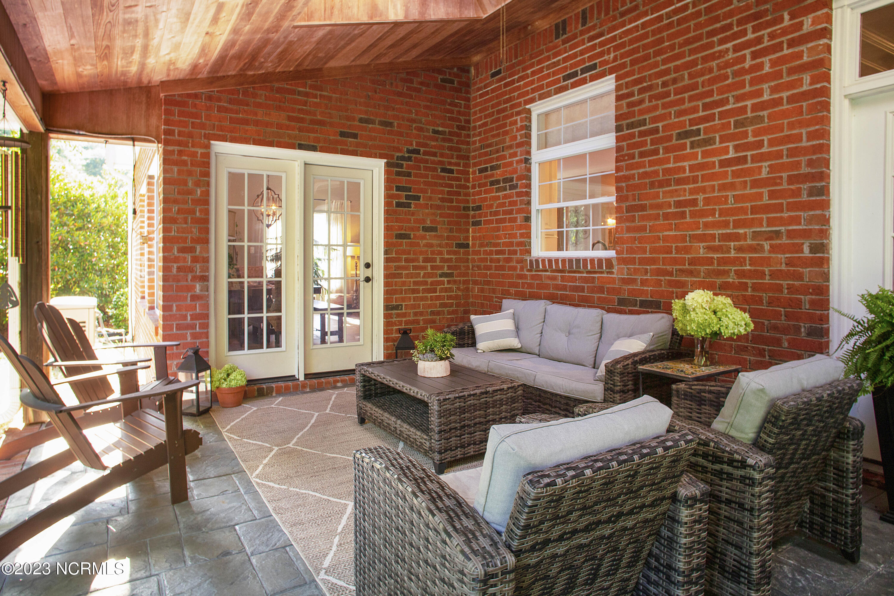 605 Taberna Circle New Bern, NC 28562 - Photo 29 of 43 Rear