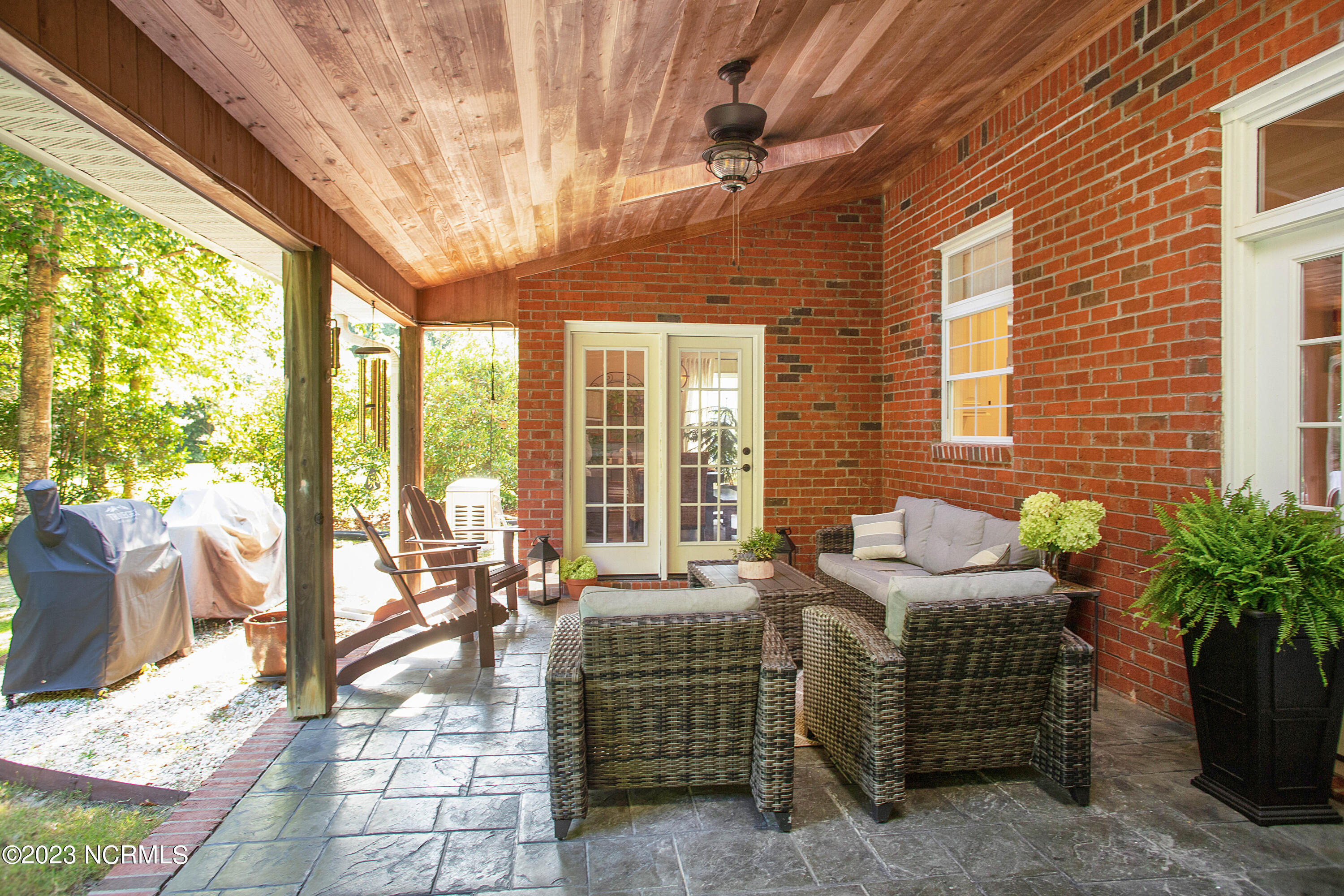 605 Taberna Circle New Bern, NC 28562 - Photo 30 of 43 Rear