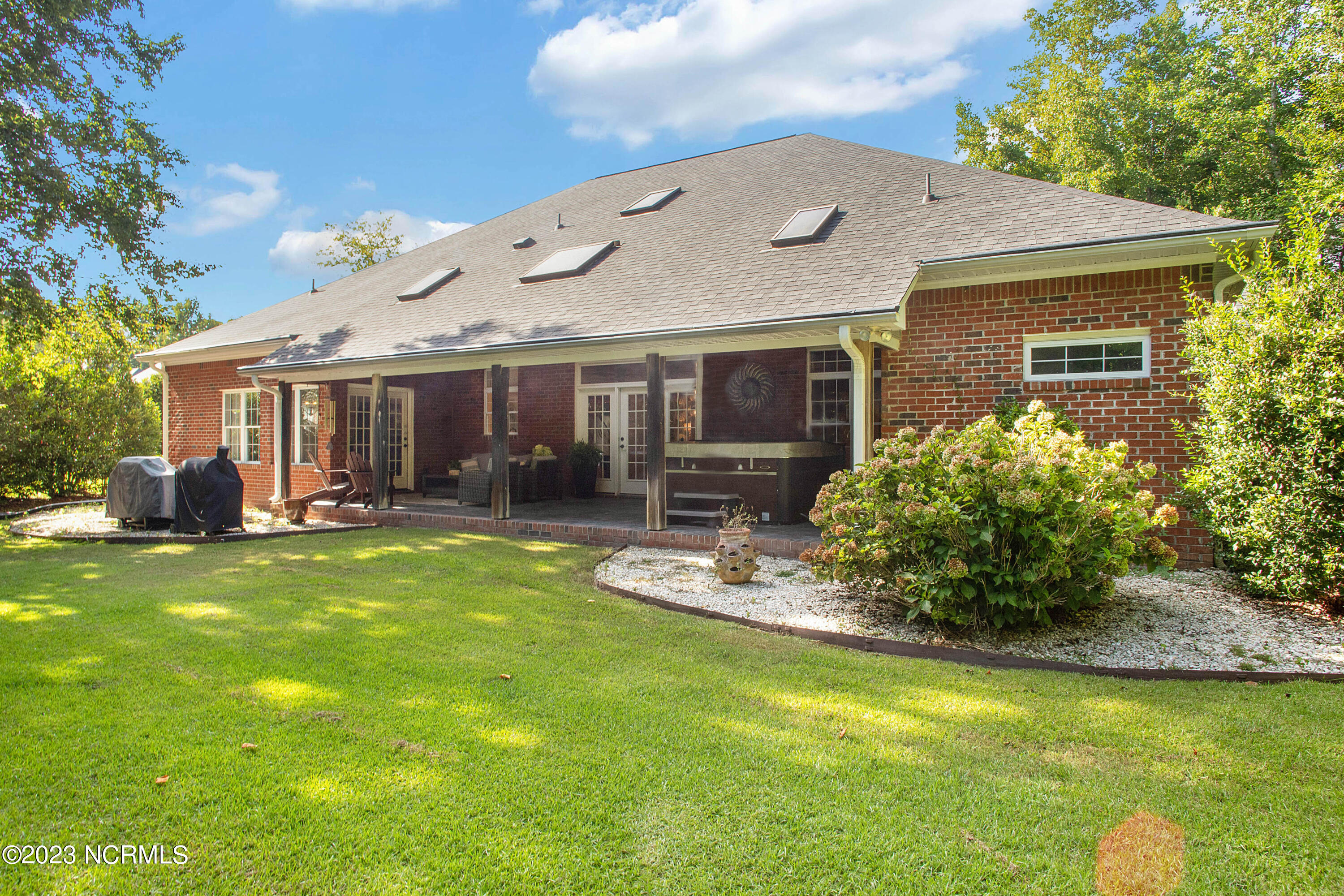 605 Taberna Circle New Bern, NC 28562 - Photo 5 of 43 Rear