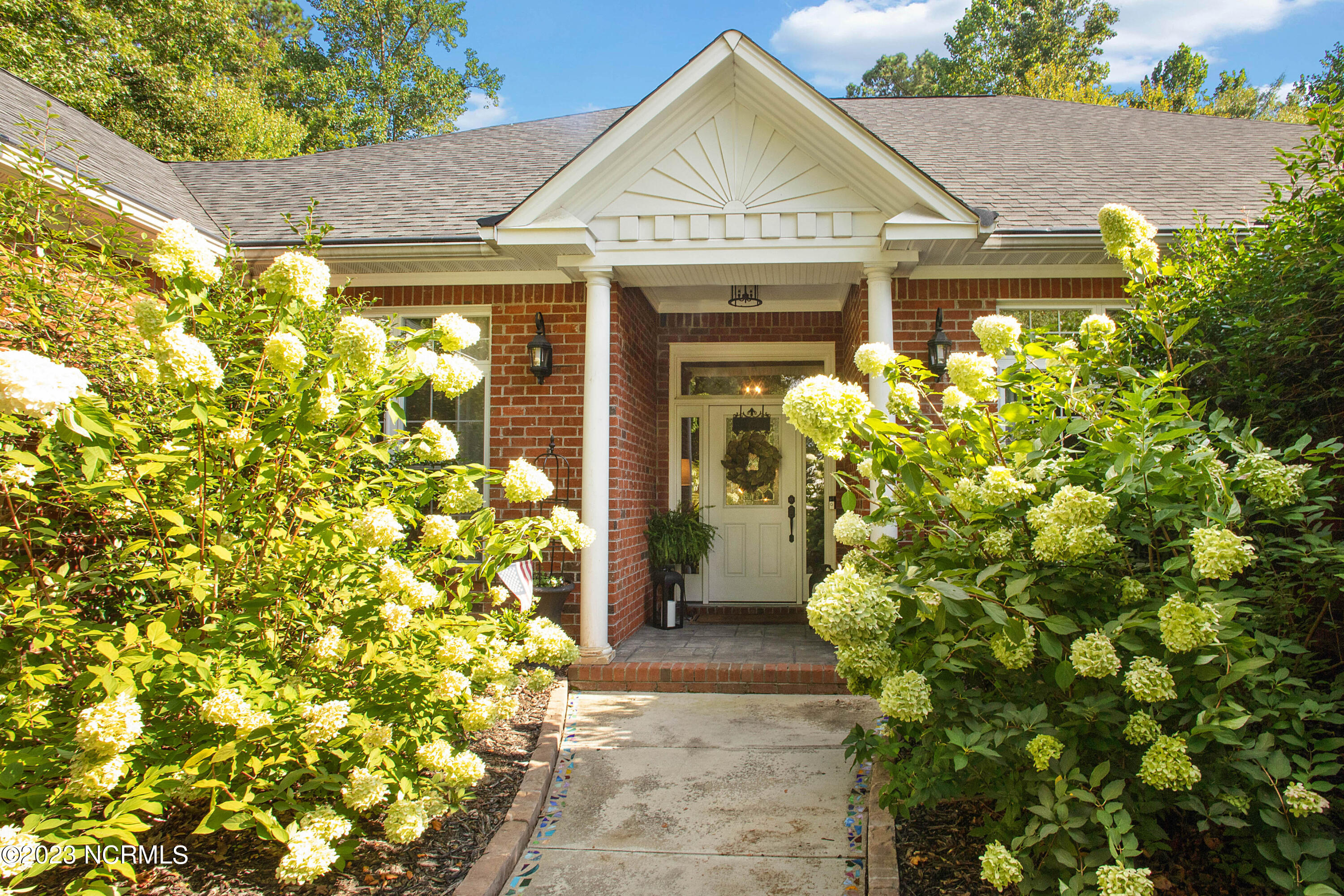 605 Taberna Circle New Bern, NC 28562 - Photo 9 of 43 Front