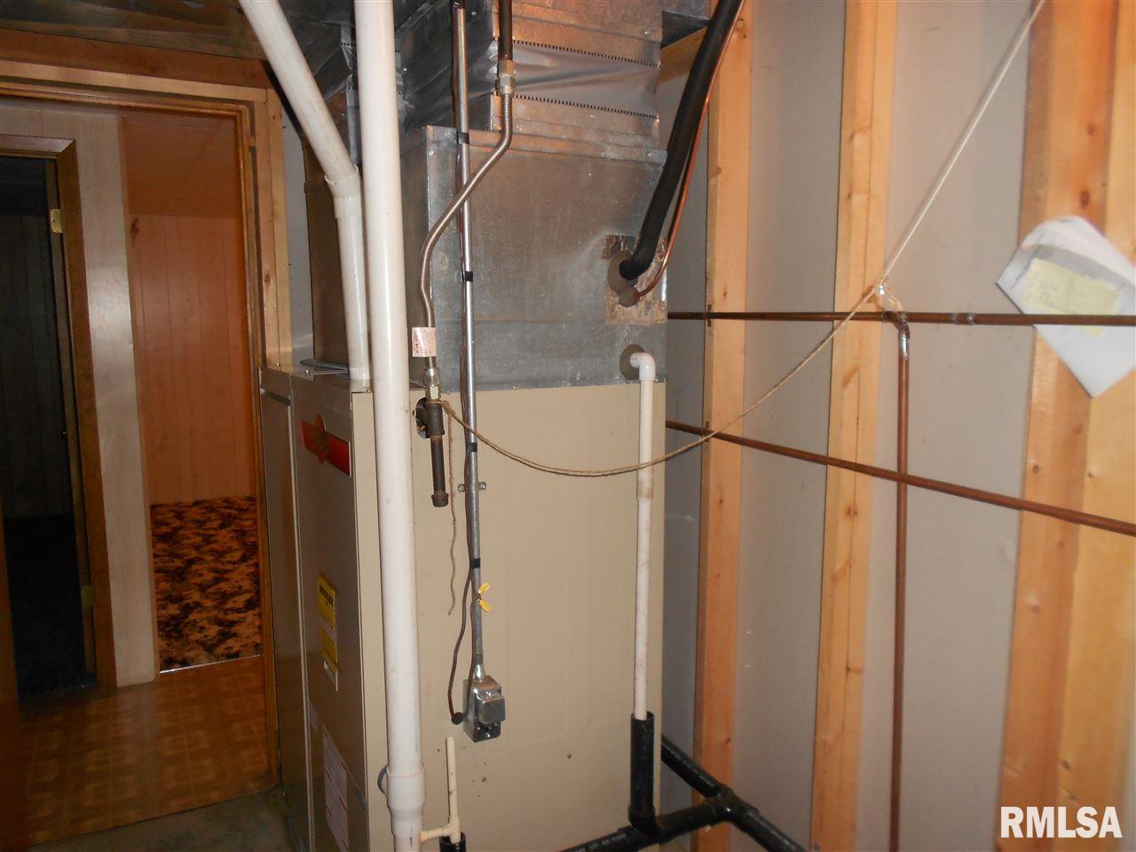 443 Main Street Bennett, IA 52721 - Photo 13 of 16 Gallery Image 13