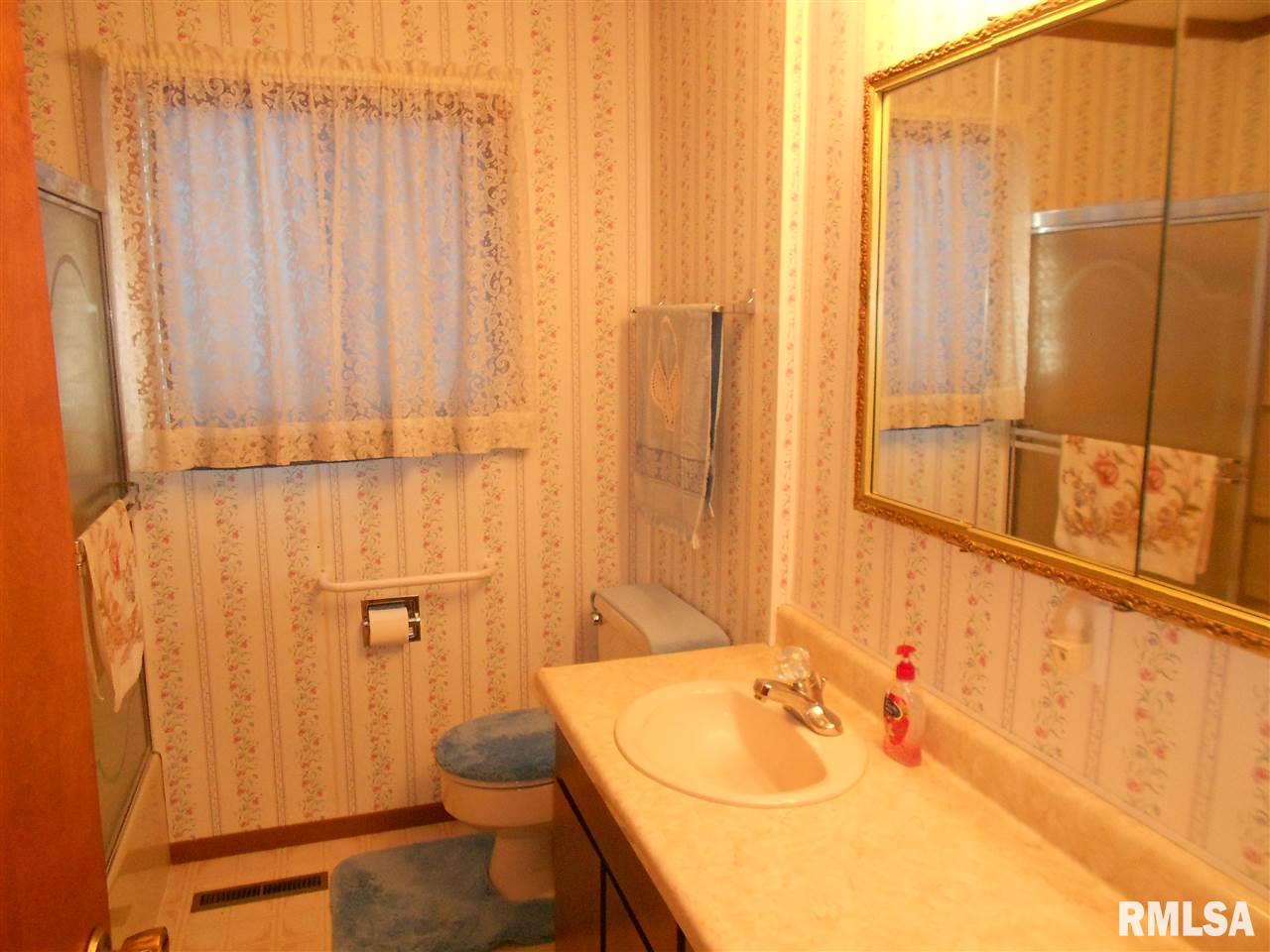 443 Main Street Bennett, IA 52721 - Photo 7 of 16 Gallery Image 7