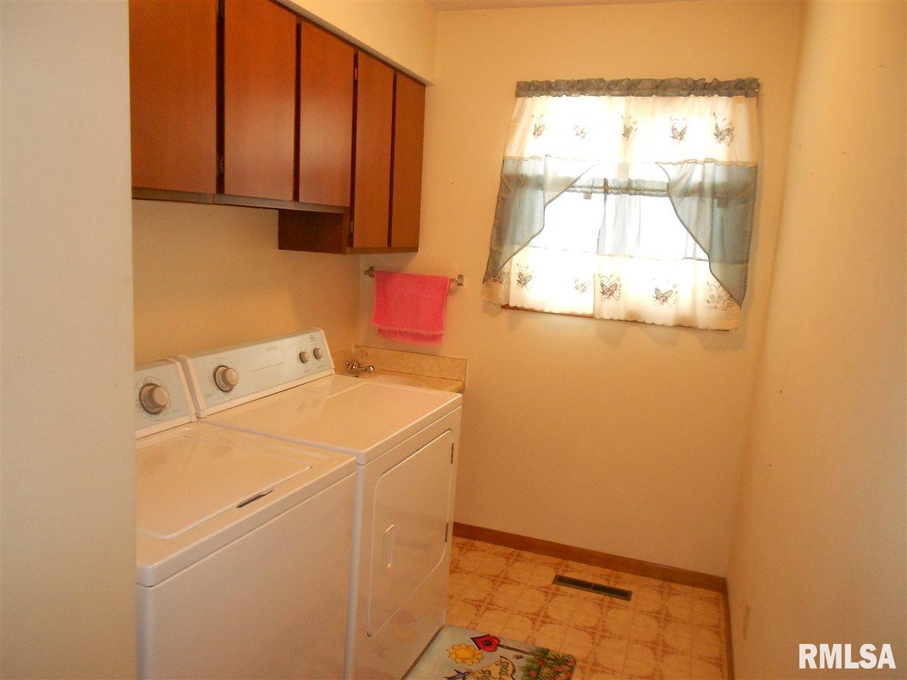 443 Main Street Bennett, IA 52721 - Photo 9 of 16 Gallery Image 9