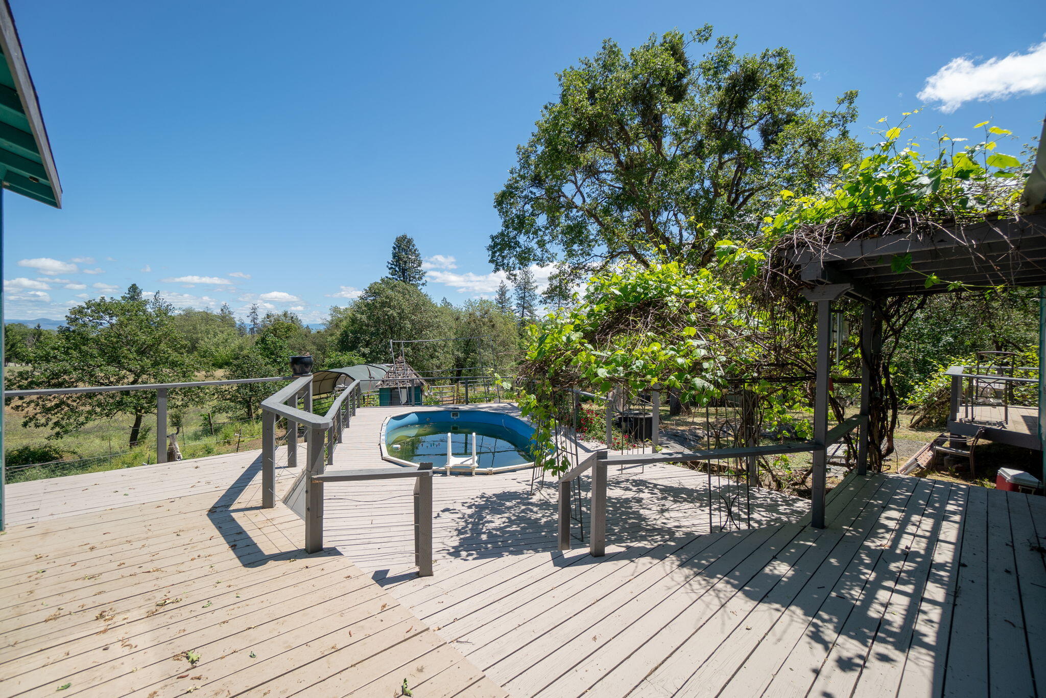 4970 Old Stage Road Central Point, OR 97502 - Photo 27 of 43 a view of a terrace with sitting area