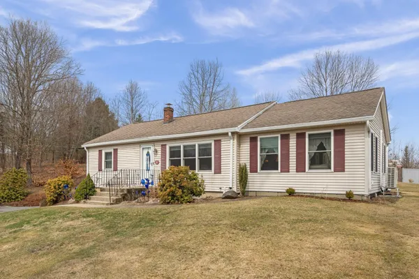 $539,900 | 48 Main Street, Atkinson, NH 03811