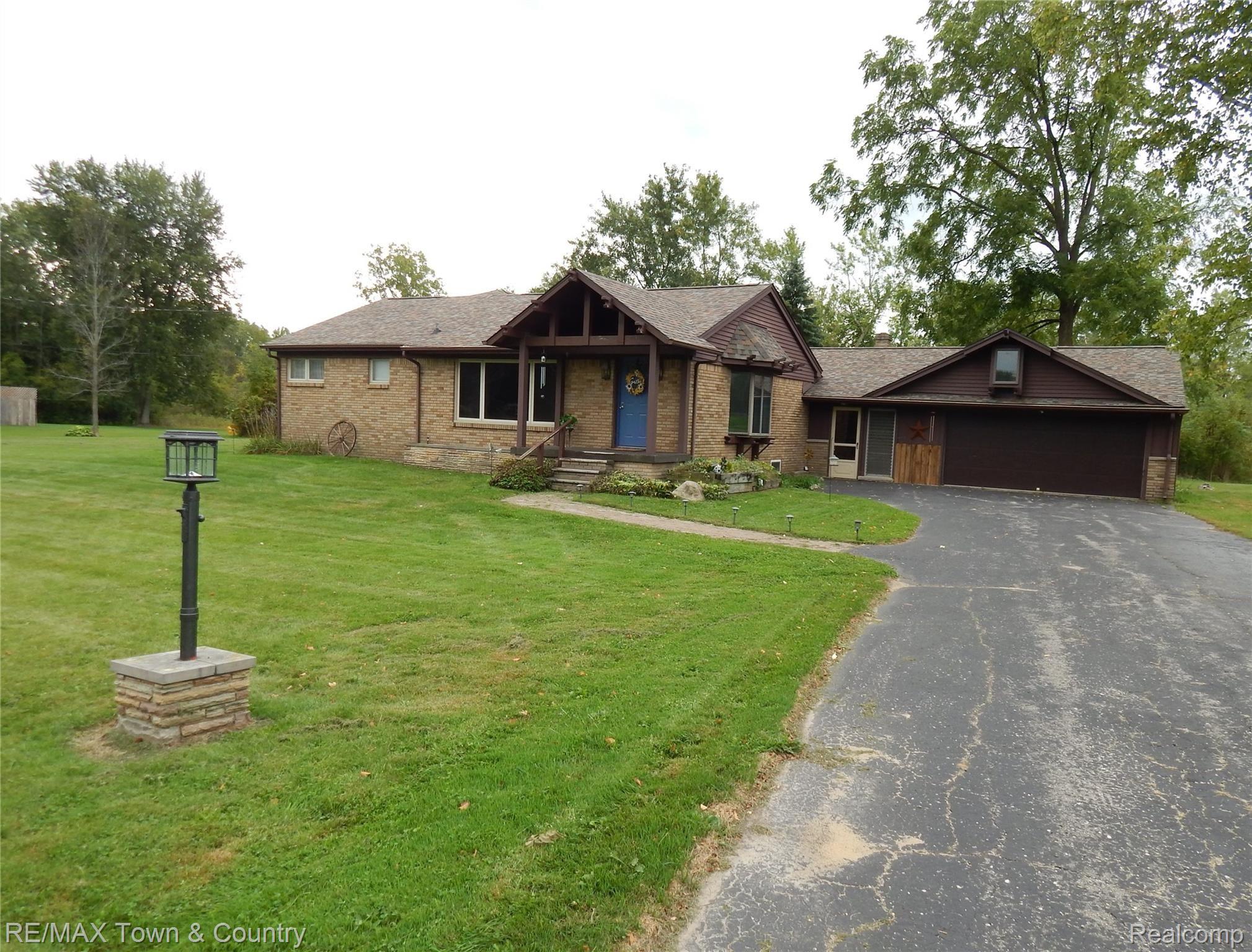 7145 Carpenter Road Flushing, MI 48433 - Photo 24 of 24 DSCN8585.JPG